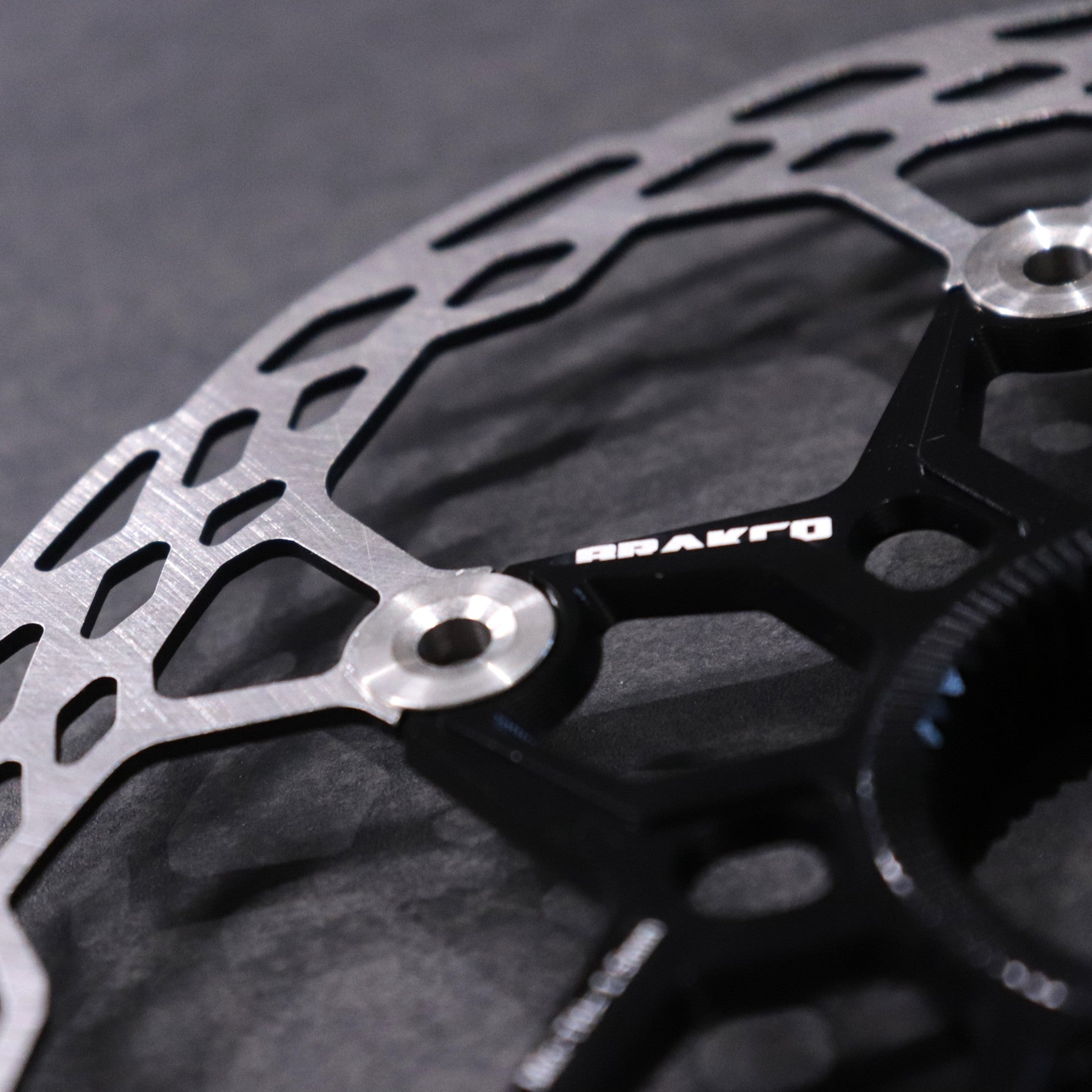 取り扱い開始】軽量性・コスパに優れたディスクローターのBRAKCO