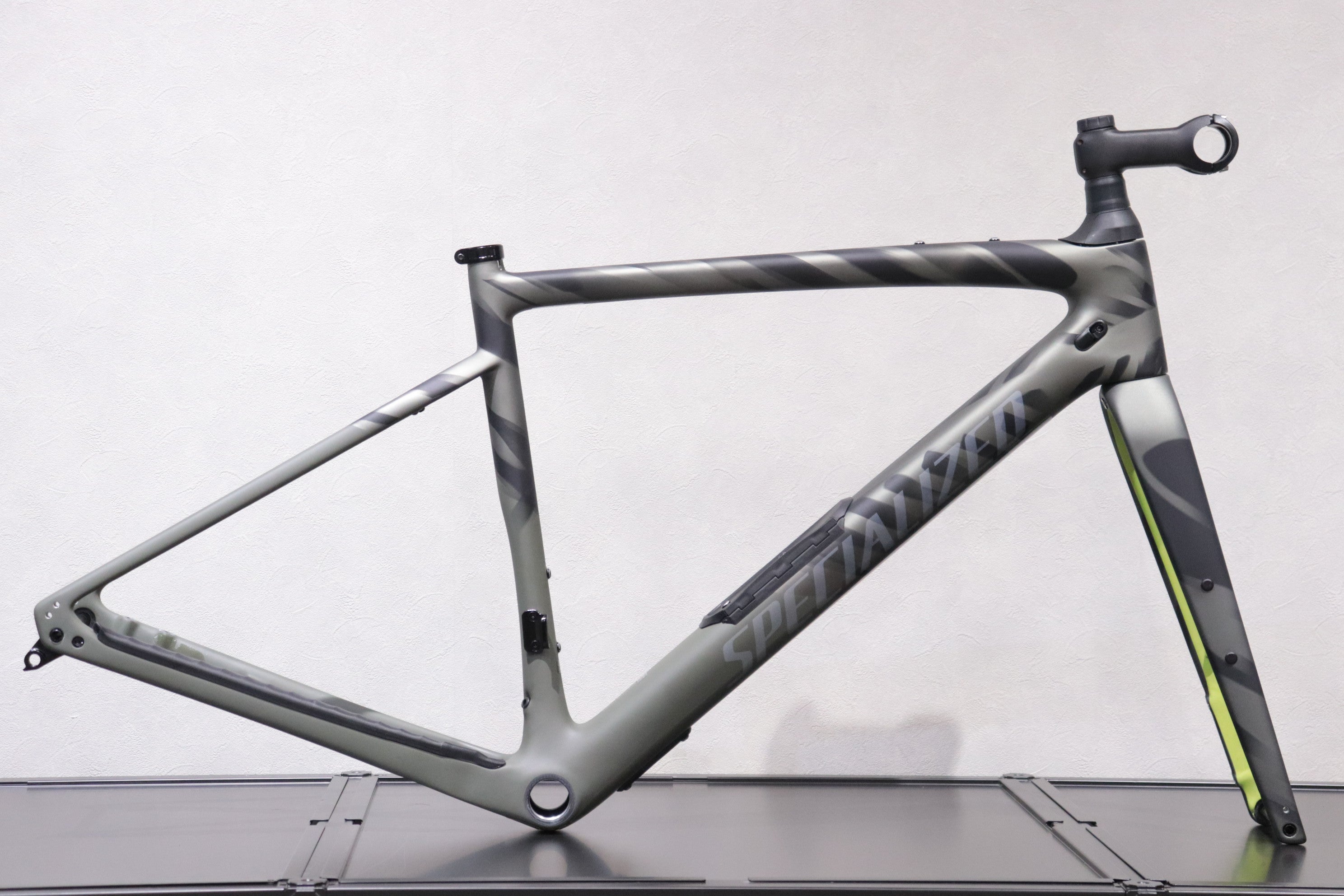 DIVERGE COMP CARBON 54CM FRAME SET MY2022 – スペシャライズドCPO