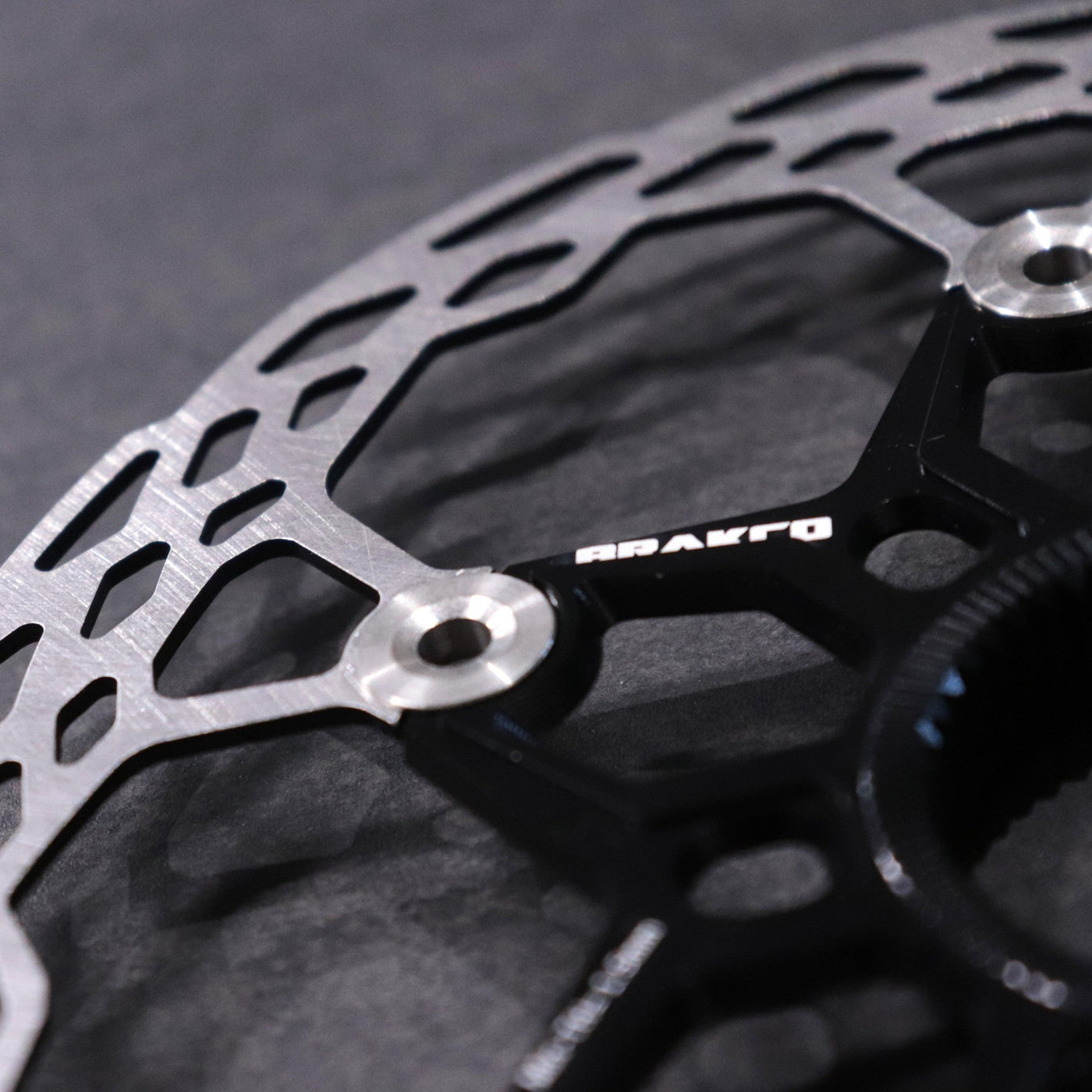 取り扱い開始】軽量性・コスパに優れたディスクローターのBRAKCO