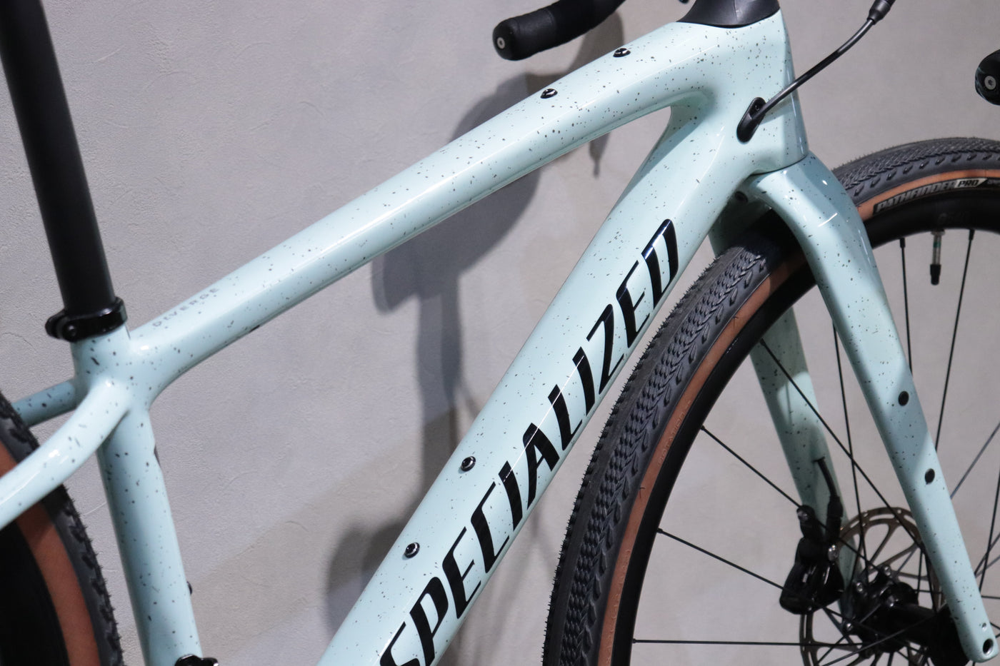 DIVERGE SPORT CARBON SRAM APEX1 HDR 44cm MY2022 – スペシャライズド