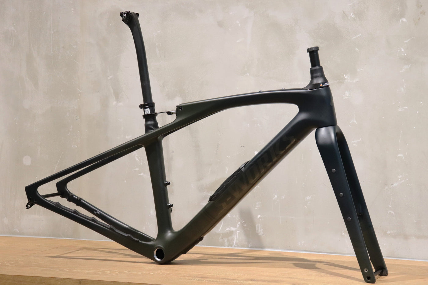 S-WORKS DIVERGE STR 52cm FRAME SET 2023年