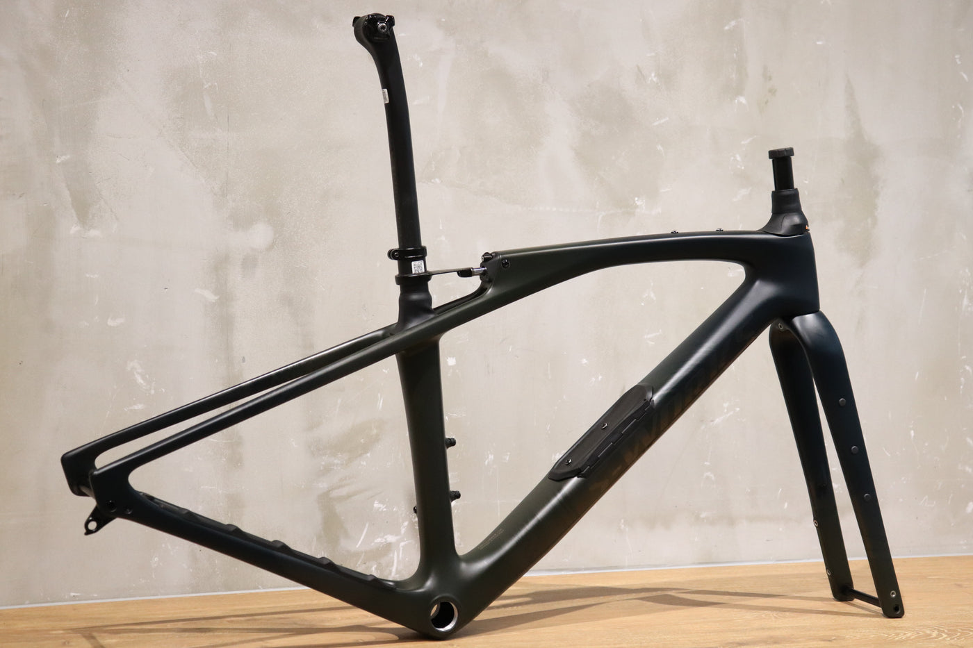 S-WORKS DIVERGE STR 52cm FRAME SET 2023年