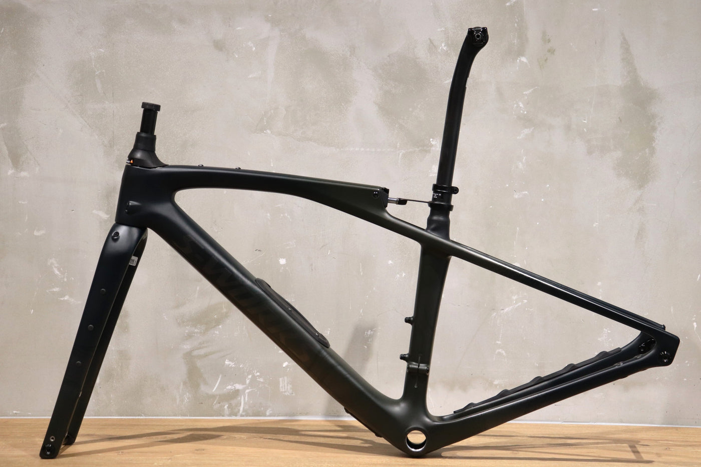 S-WORKS DIVERGE STR 52cm FRAME SET 2023年