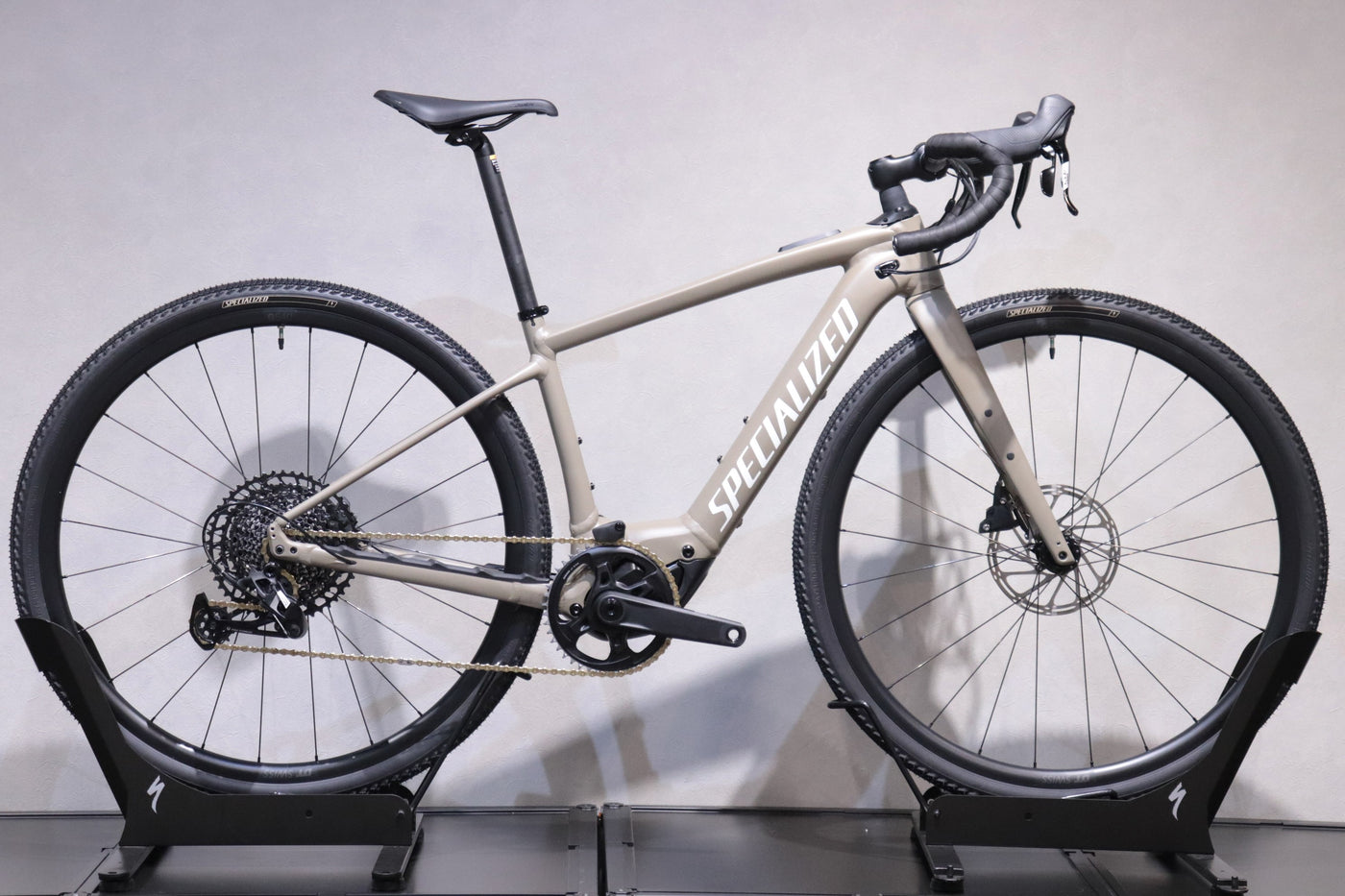 自転車本体 2024 Specialized Turbo Creo 2 Comp e5 CREO 2 E5 COMP TURBO E-BIKE 49CM MY2024 – スペシャライズドCPO