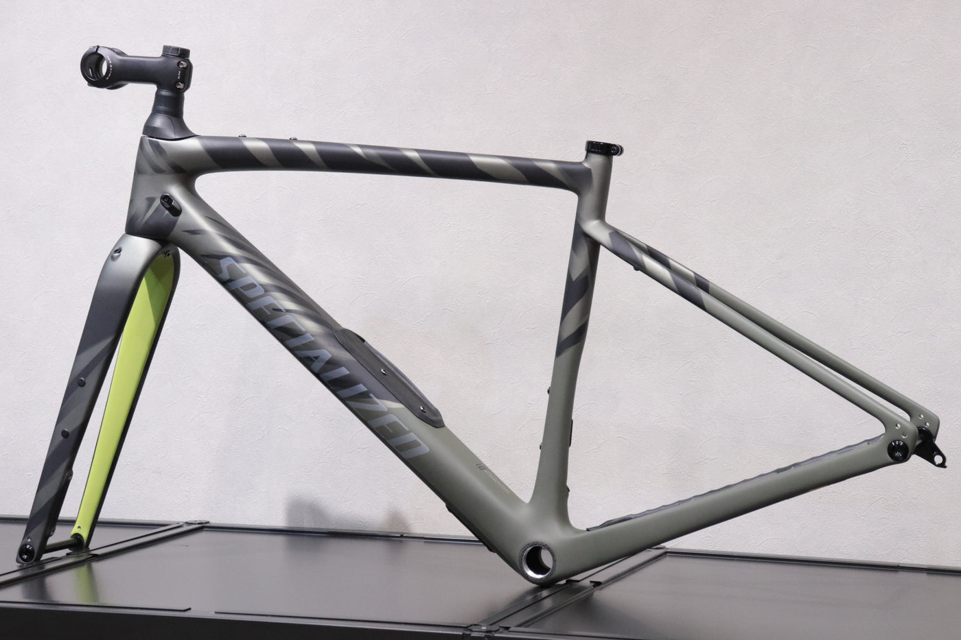 DIVERGE COMP CARBON 54CM FRAME SET MY2022 – スペシャライズドCPOオンラインストア