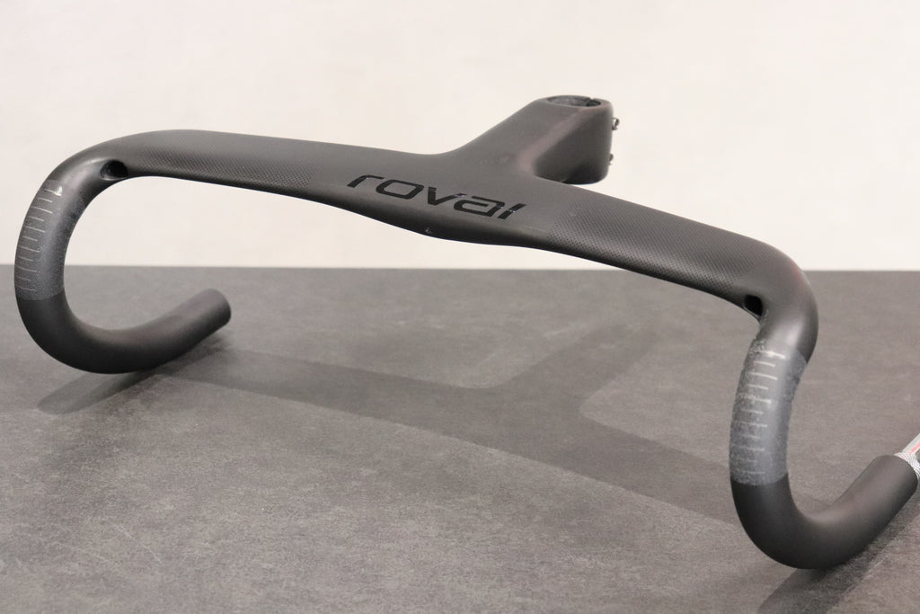 スペシャライズド　ROVAL RAPIDE COCKPIT 400mm×90mm ROVAL RAPIDE RD COCKPIT CARB/BLK 31.8X400/90MM(90mm x 400mm マット