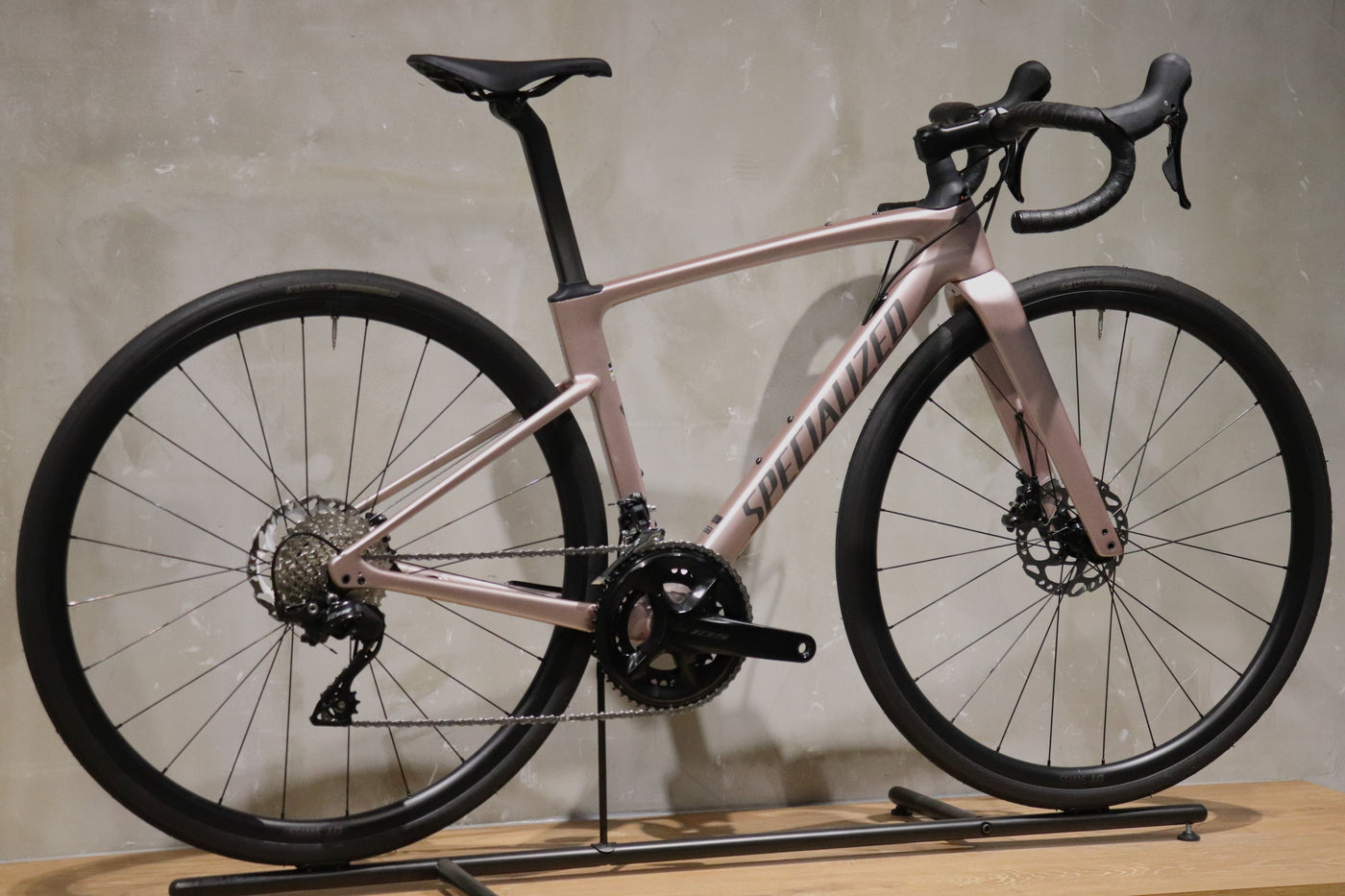 ROUBAIX SL8 SPORT 105 R7120 49cm 2025年