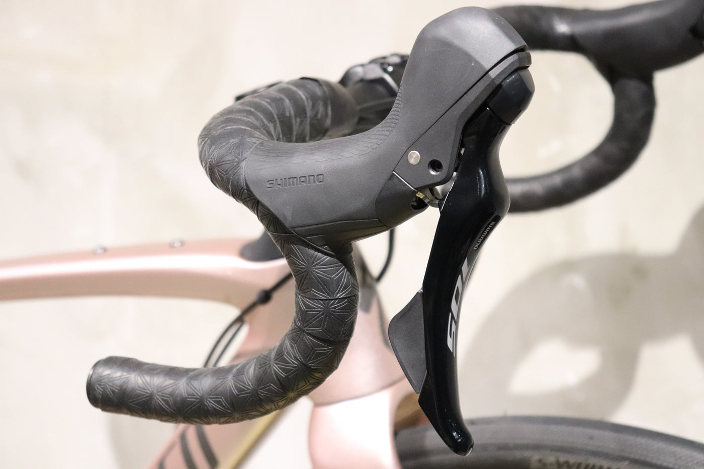 ROUBAIX SL8 SPORT 105 R7120 49cm 2025年