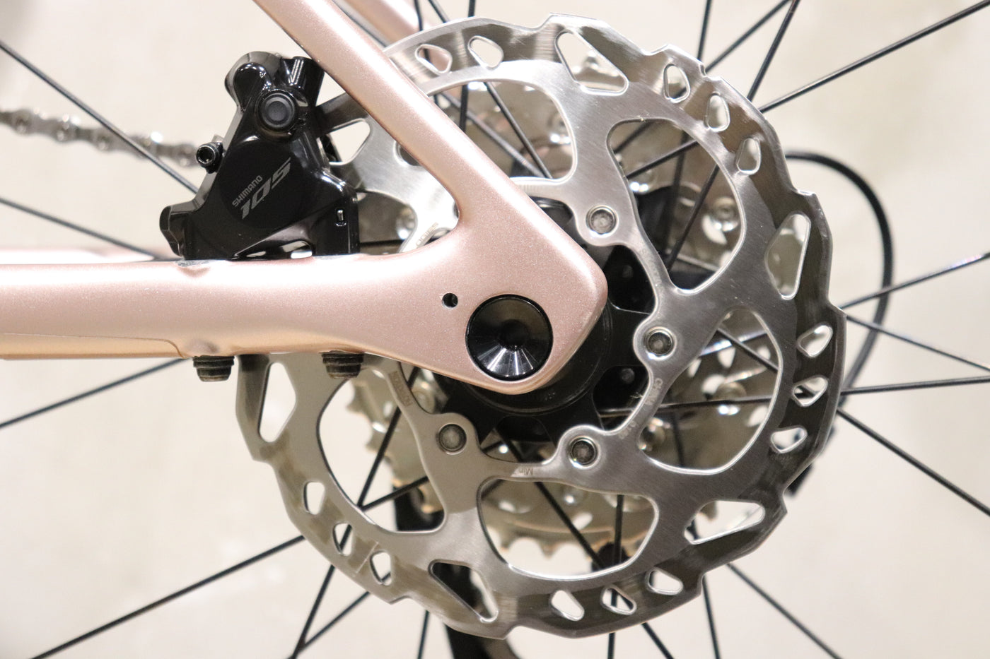 ROUBAIX SL8 SPORT 105 R7120 49cm 2025年