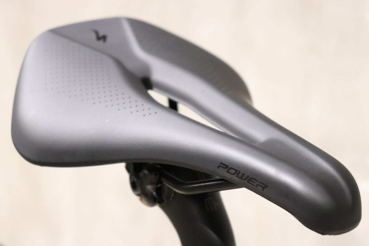 ROUBAIX SL8 SPORT 105 R7120 49cm 2025年